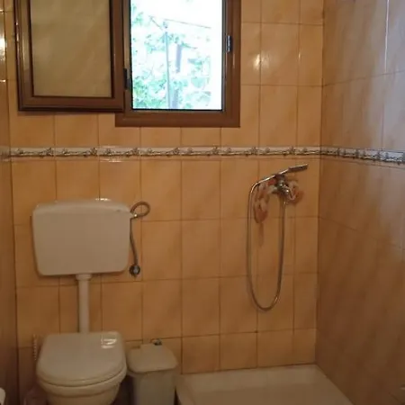 Villa Demo Vlorë
